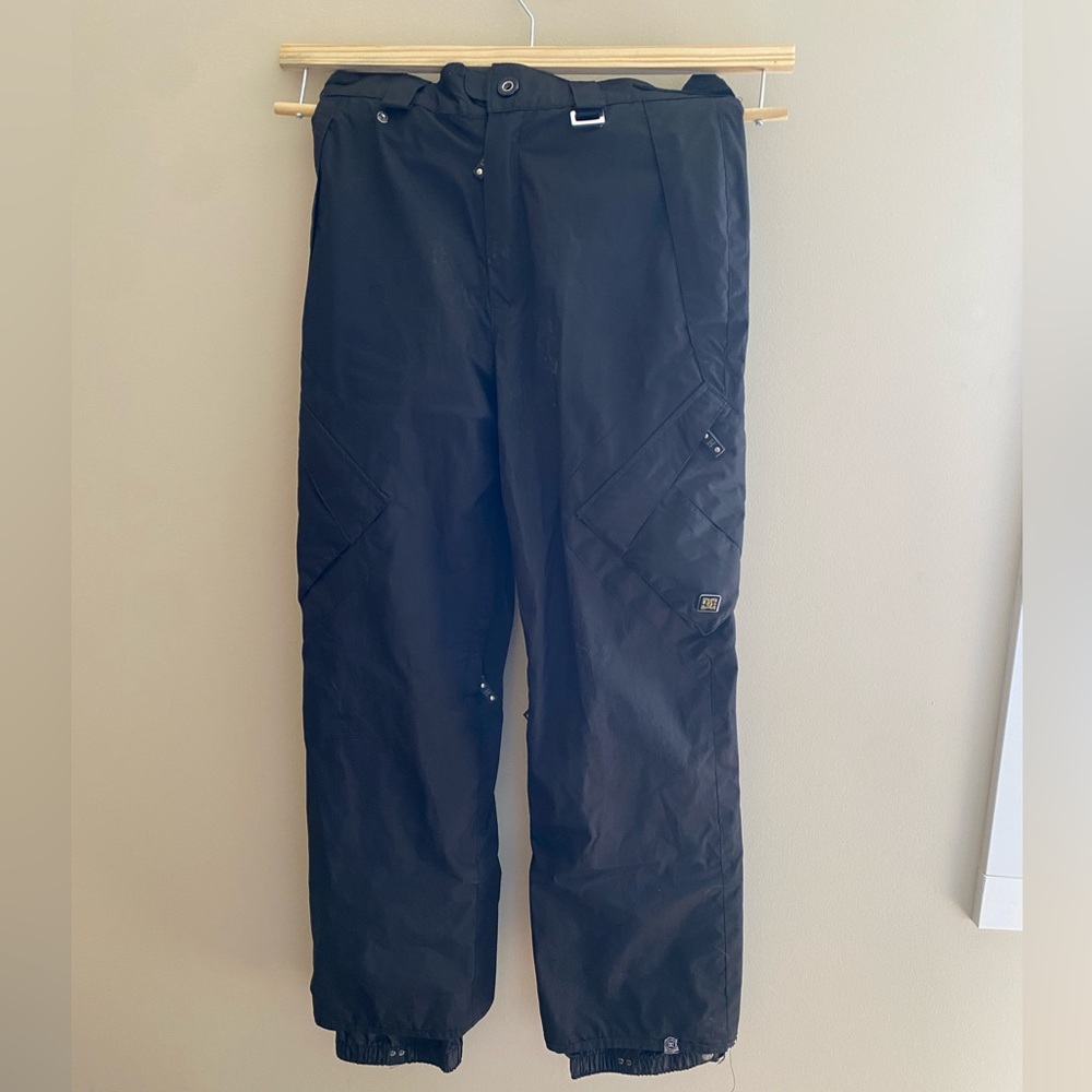 DC ski/snowboard pants